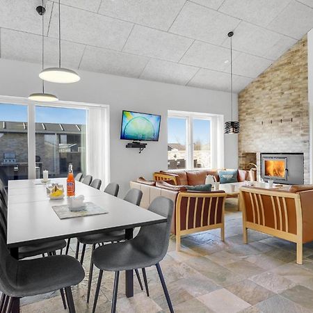 Nice Home In Tarm With Kitchen Eksteriør bilde