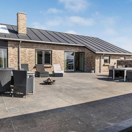 Nice Home In Tarm With Kitchen Eksteriør bilde