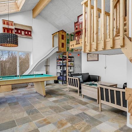 Nice Home In Tarm With Kitchen Eksteriør bilde