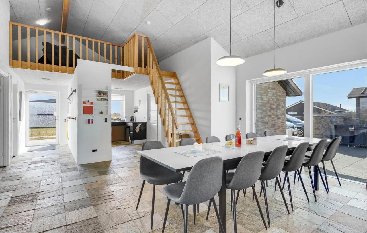 Nice Home In Tarm With Kitchen Eksteriør bilde