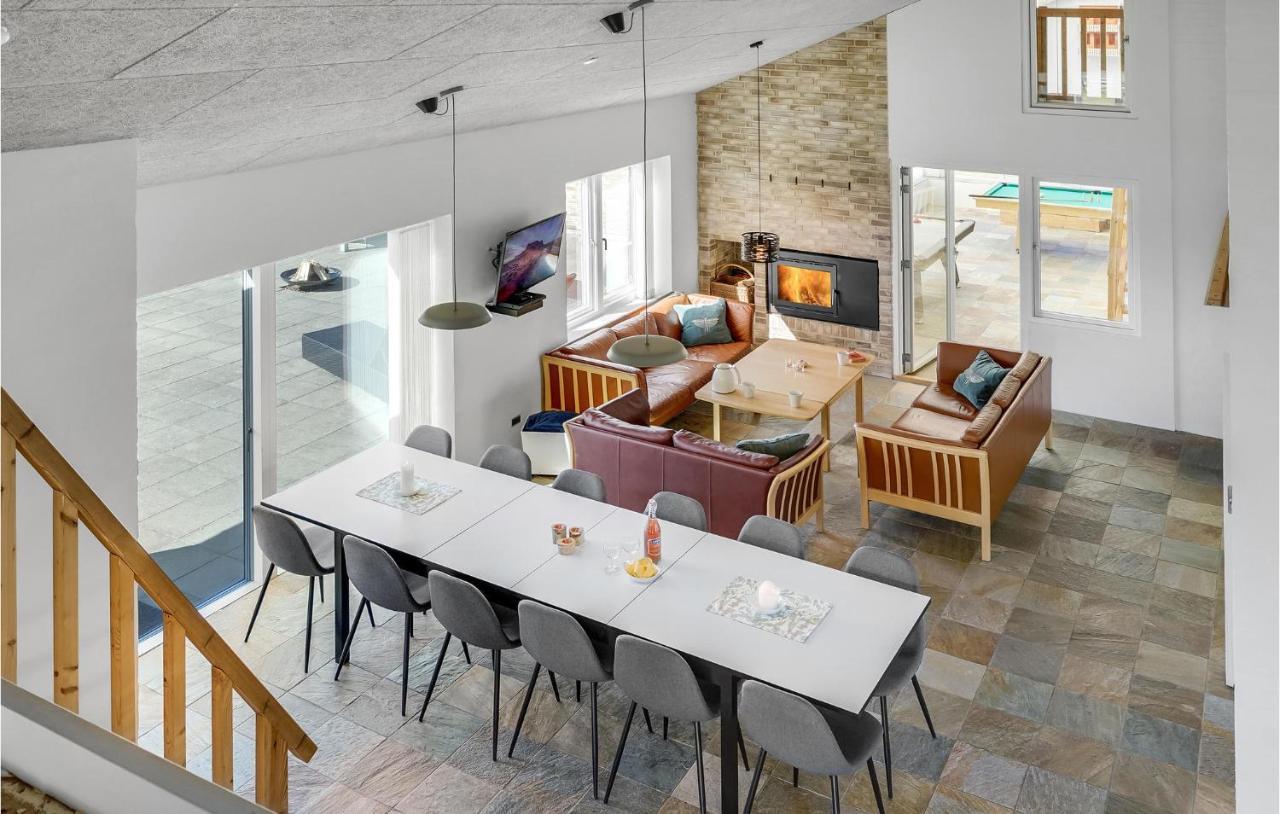 Nice Home In Tarm With Kitchen Eksteriør bilde