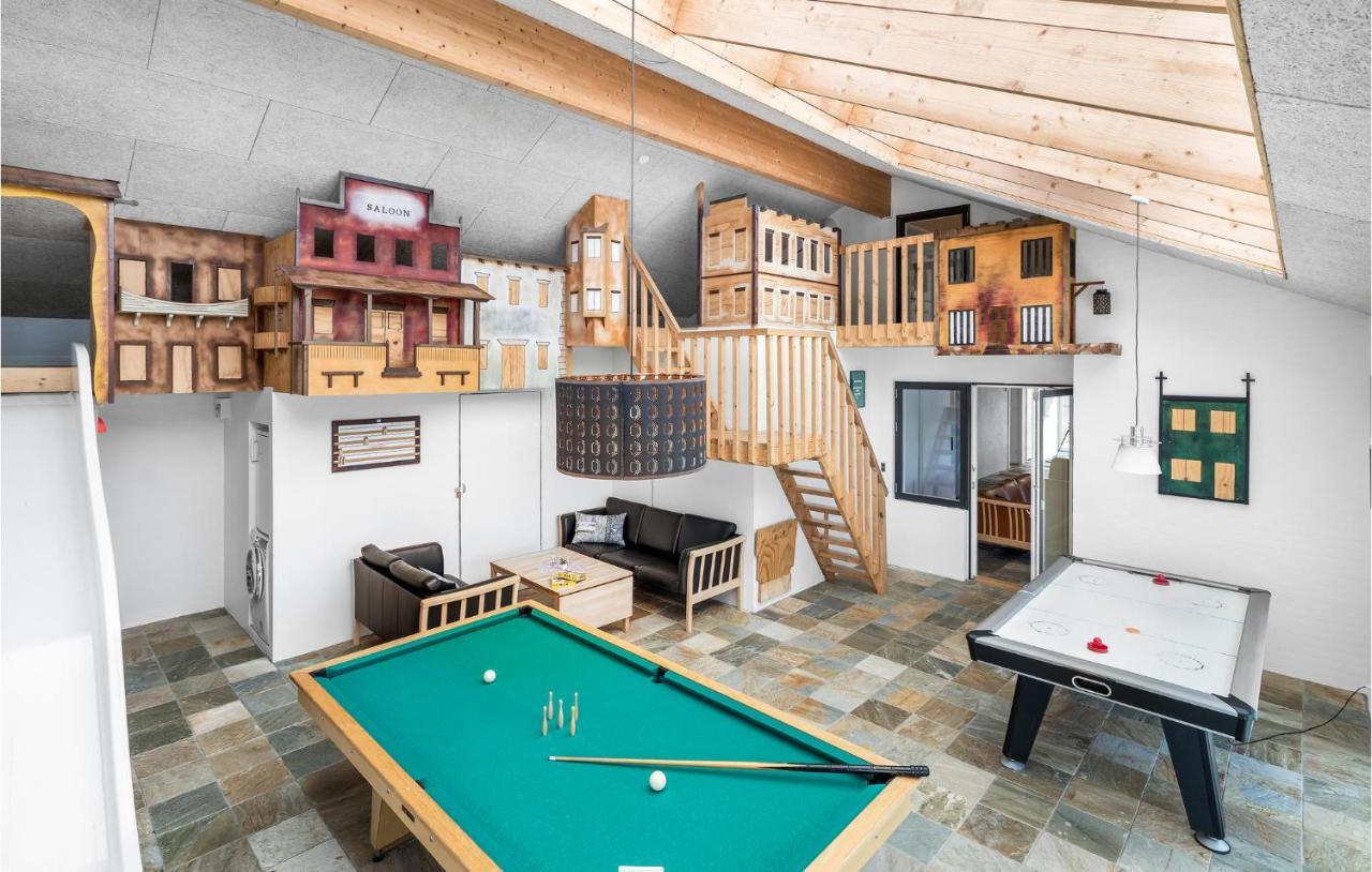 Nice Home In Tarm With Kitchen Eksteriør bilde